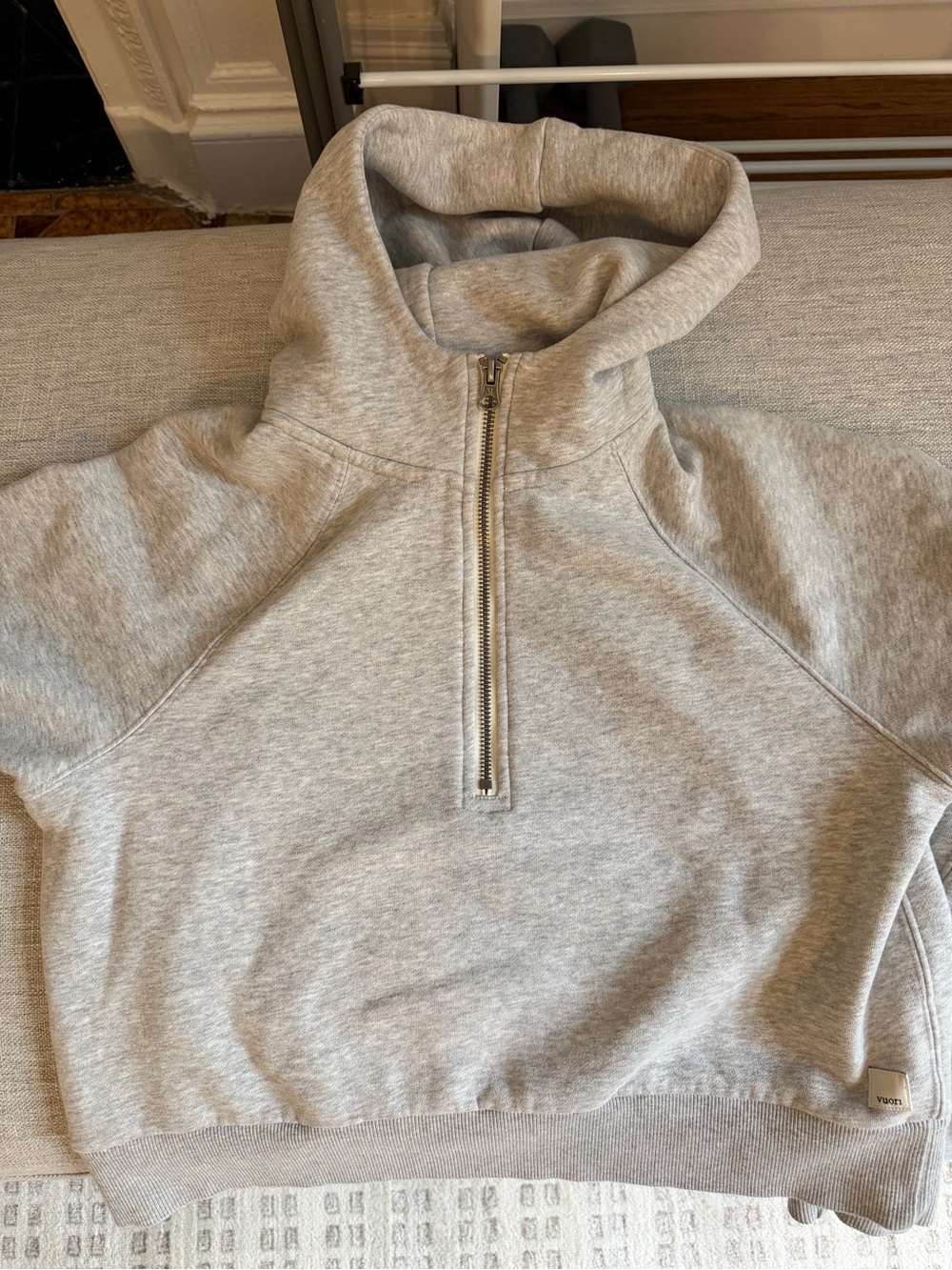 Vuori Women's Cropped Half-Zip Pullover